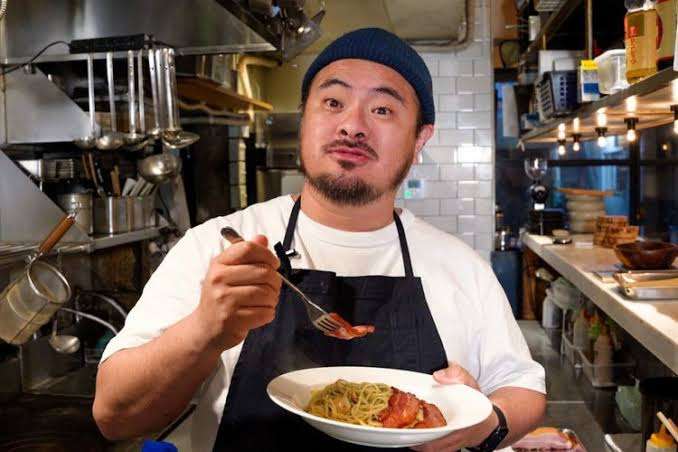 鳥羽シェフ、不倫発覚後の映画チケット販売　監督は公開に難色「恩を仇で返したくない」　予告に妻子の姿