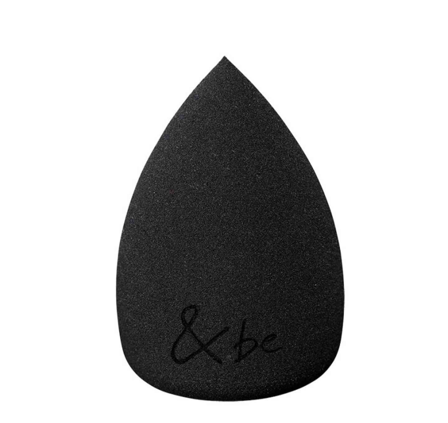 ファンデーションはパフ？ブラシ？