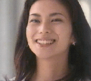 ファンデーションはパフ？ブラシ？