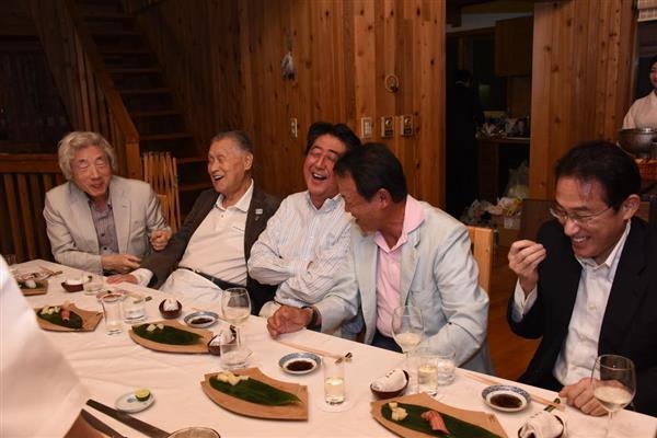 【岸田政権が目論む「サラリーマン増税」】政府税調「控除が手厚すぎる」の答申に怒りの声「どれだけ天引きされていると思ってるんだ！」