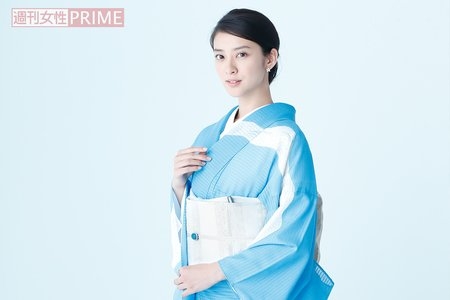 武井咲さん『大人の肌見せオシャレ』4選!軽やかな素材やカラー選びがコツ