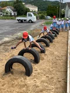 都心の公園で遊具が減っています　さらに複合化・小型化　理由は2002年にできた基準「安全領域」