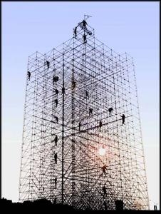 都心の公園で遊具が減っています　さらに複合化・小型化　理由は2002年にできた基準「安全領域」