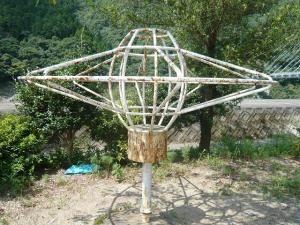 都心の公園で遊具が減っています　さらに複合化・小型化　理由は2002年にできた基準「安全領域」