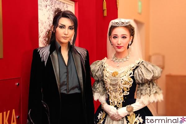 元宝塚宙組トップ娘役・実咲凜音、廣瀬友祐との結婚を発表　宝塚OGから祝福の声