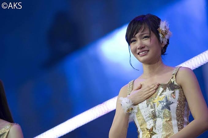 「アイドルのあっちゃんがまた見れるなんて」前田敦子、ツインテール&絶対領域のアイドル姿にファン歓喜