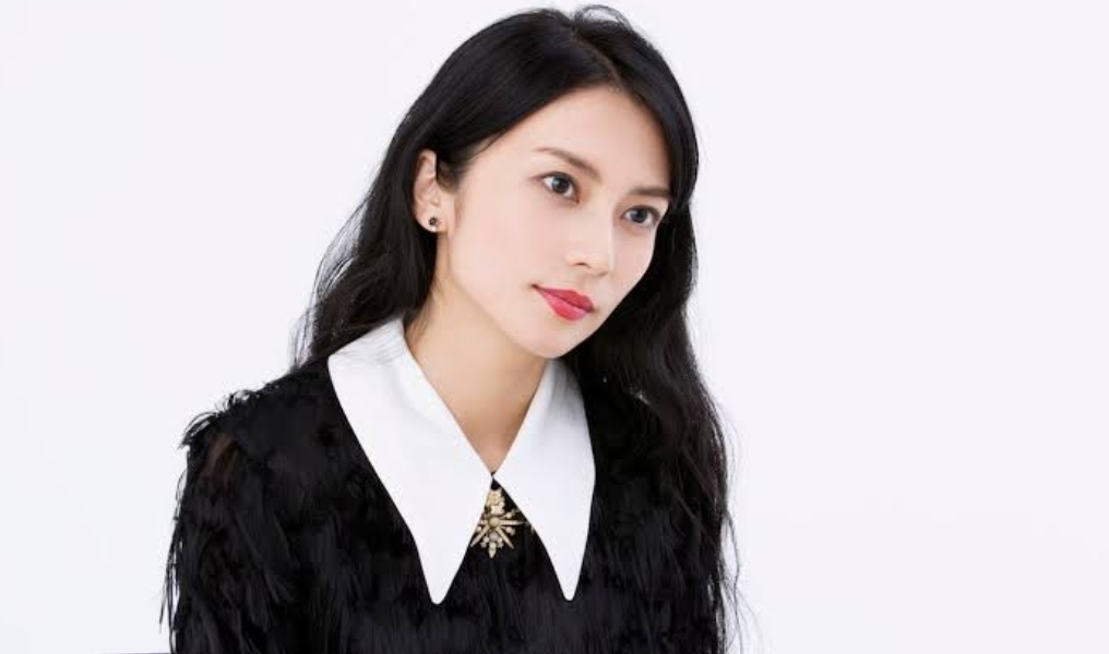 柴咲コウ42歳、イメージ激変！姫ワンピで少女感　エグい透明感「お顔ツルツル」「か、か、可愛いすぎ！」