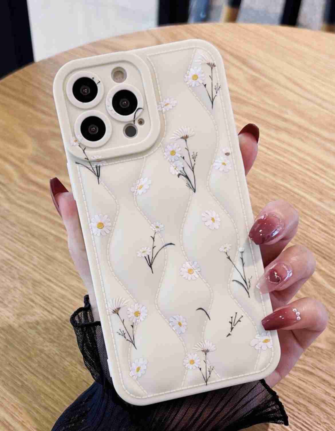 スマホケースどんなの使ってますか?