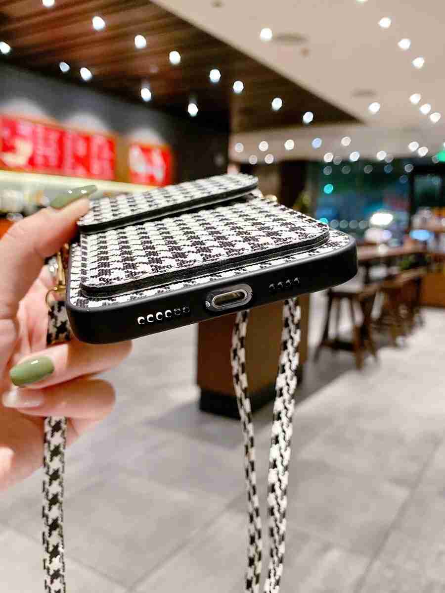 スマホケースどんなの使ってますか?