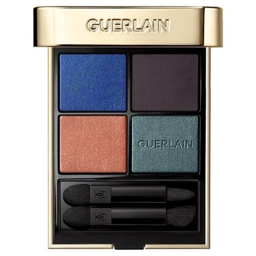 使い方が難しい配色のアイシャドウを頑張って使ってる人集合！