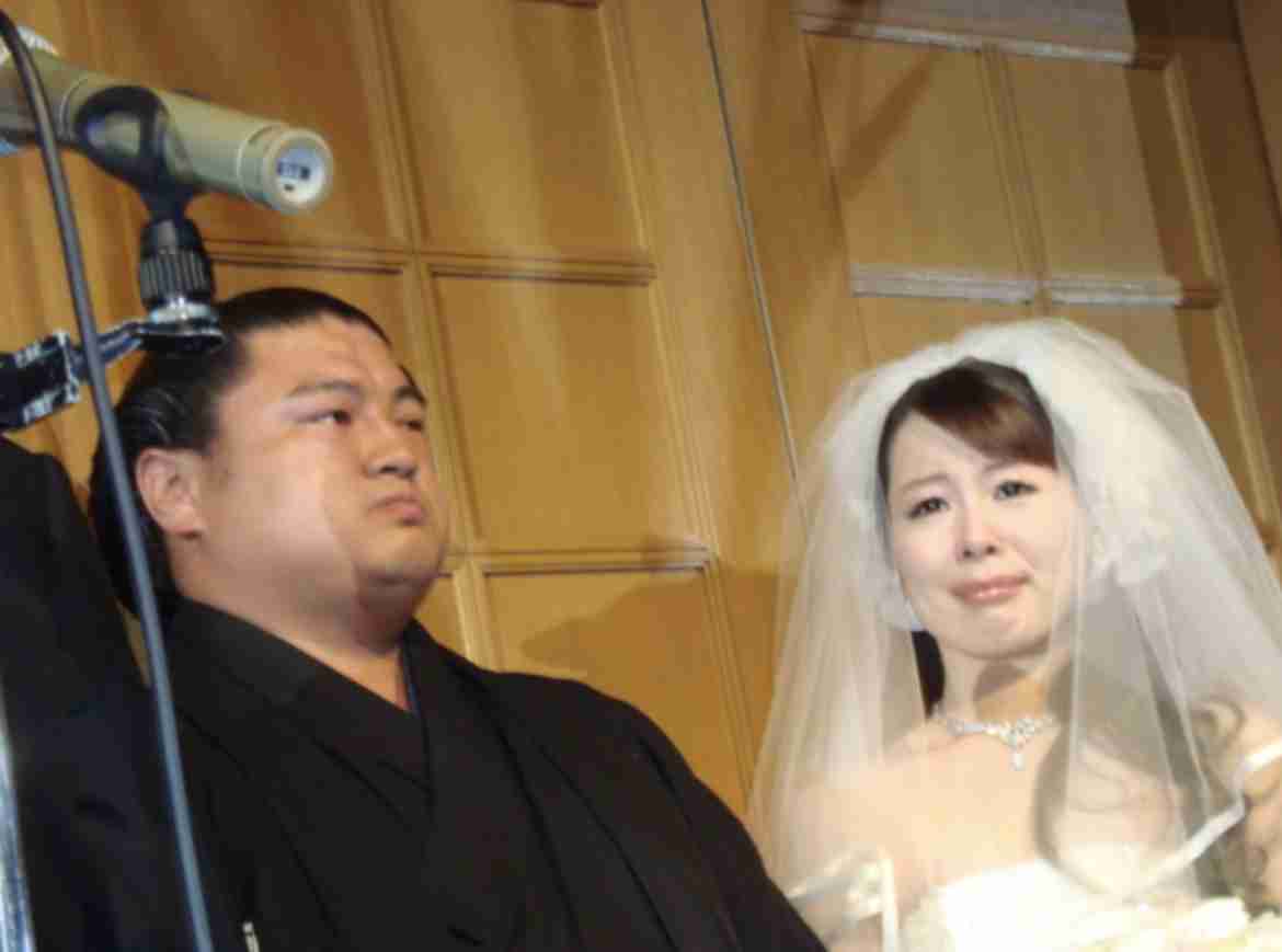 【セレブ生活から変死体で発見】元関脇・嘉風の元妻(44)「部屋を興す予定なので応援してね」と語っていた将来設計はどこで崩れたのか | ガールズ ...