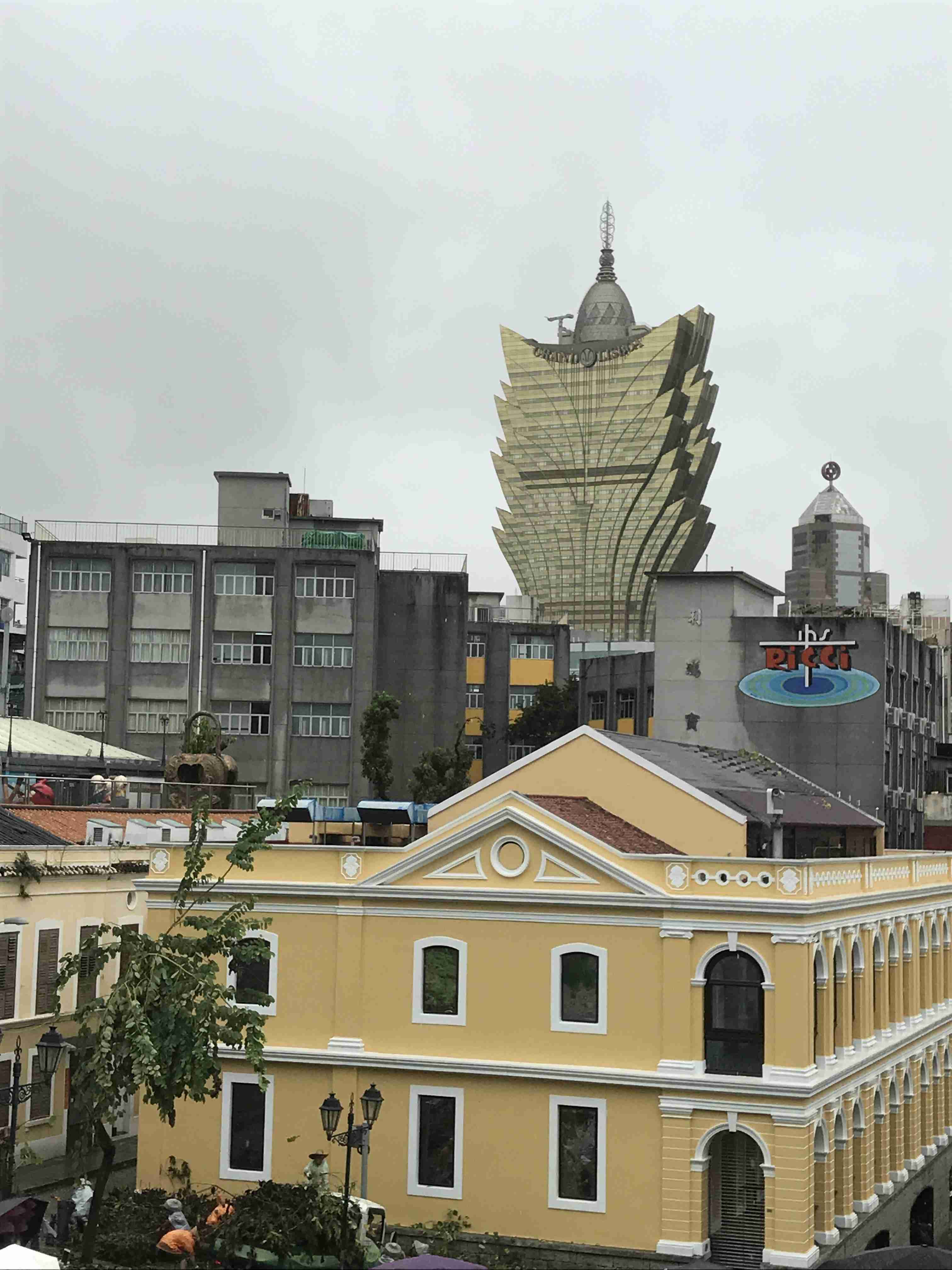 自分で撮った海外の写真を貼ってどこの国か当ててもらうトピ