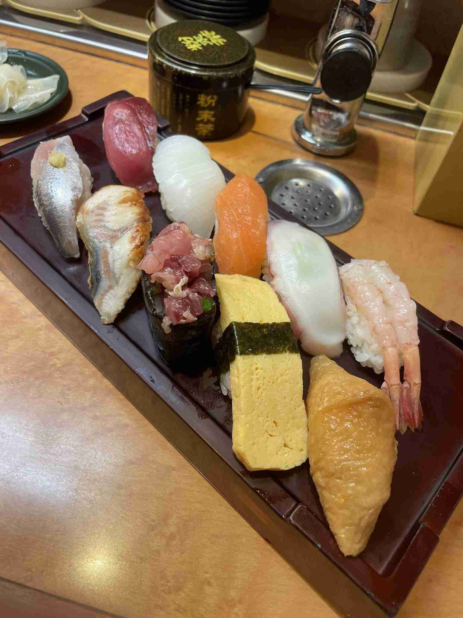 江戸時代の寿司をなるべく当時の文献通りに作って食べた→あまりにもデカくて太刀打ちできない量になった