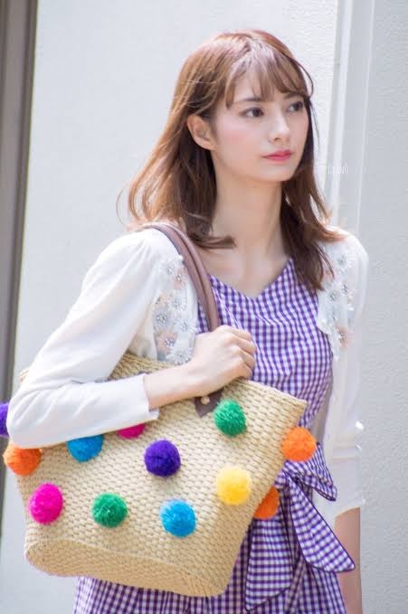 超美人とそこそこ美人、どちらが生きやすいと思いますか