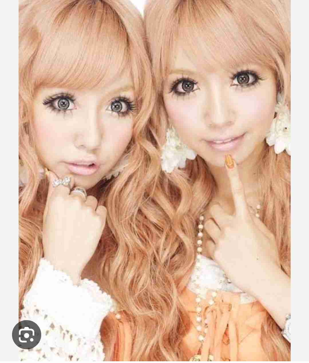 整形公表の双子モデル・吉川ちか、5度目の鼻の手術で「人生辛い」→「本当に辛い人に失礼」のコメントに反論「本音吐かせて」