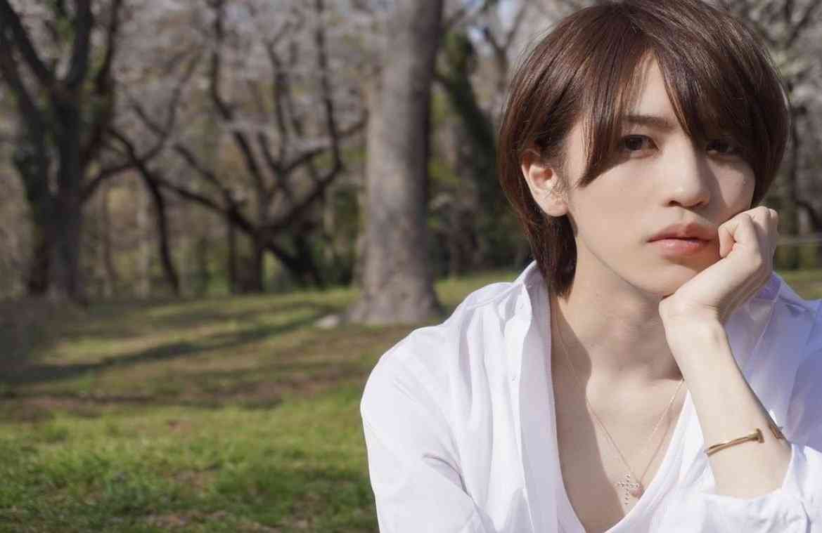 元キンプリ岩橋玄樹　ノースリからタトゥーびっしり手首まで「爆イケ」「やばい！」「息止まる」と反響