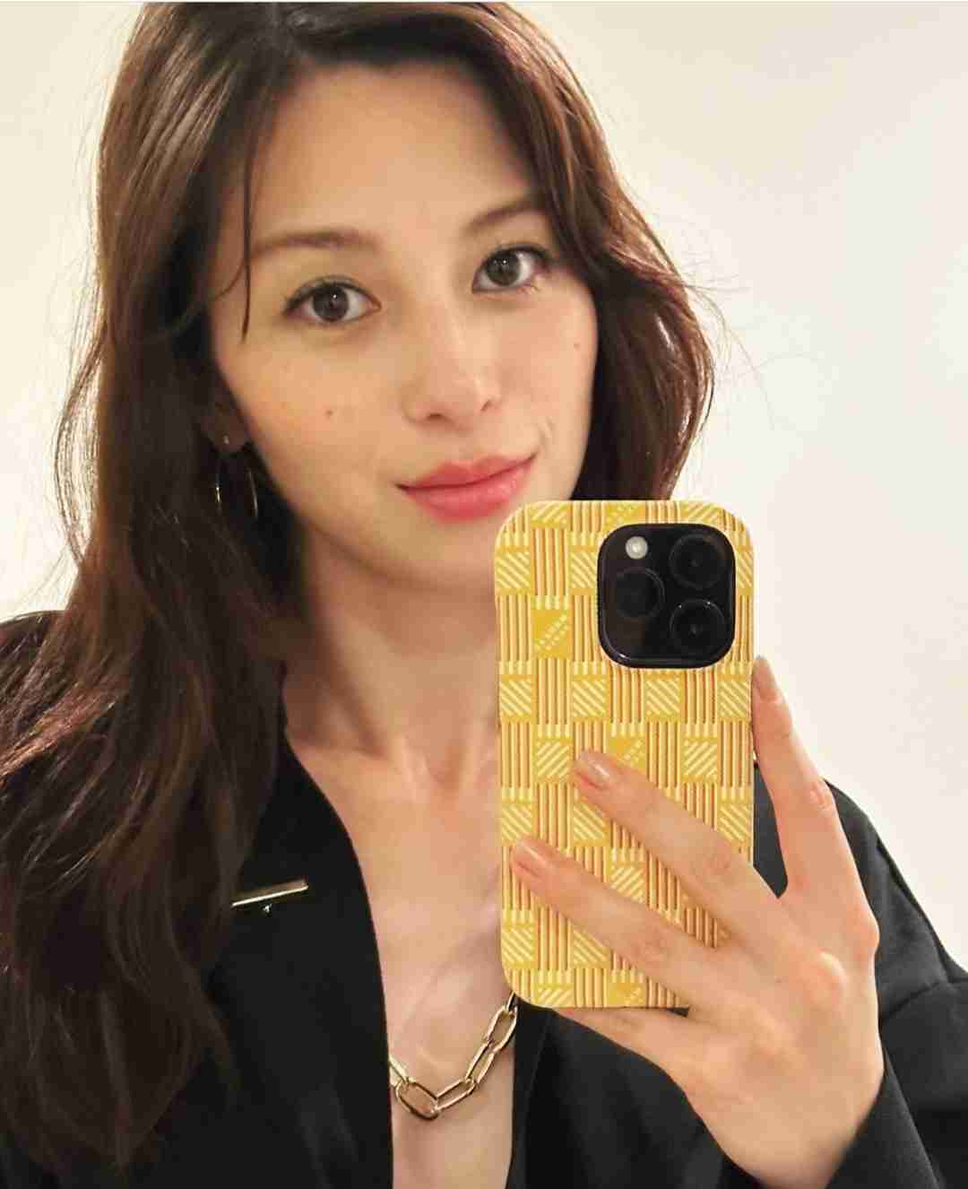 中条あやみ、結婚後初ランウェイ　クールなダークメイクで圧巻ランウェイ