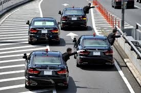 アヒルの浮き輪でナンバープレート隠し走行容疑 3人書類送検