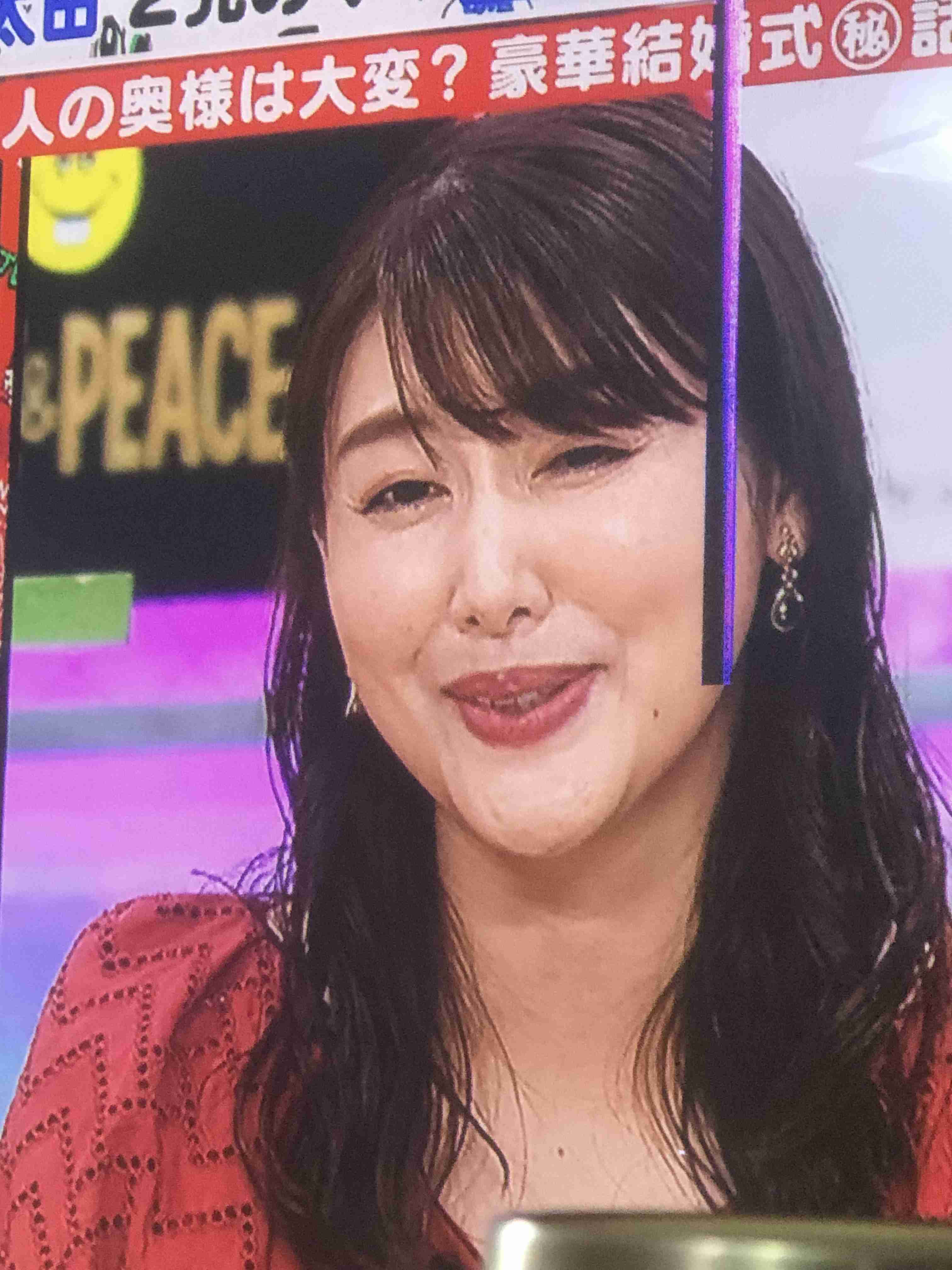 奇跡の47歳・内田有紀、8年ぶりショートヘア&肩出しカット披露「肌が元気だと自信を持って笑えるんです」