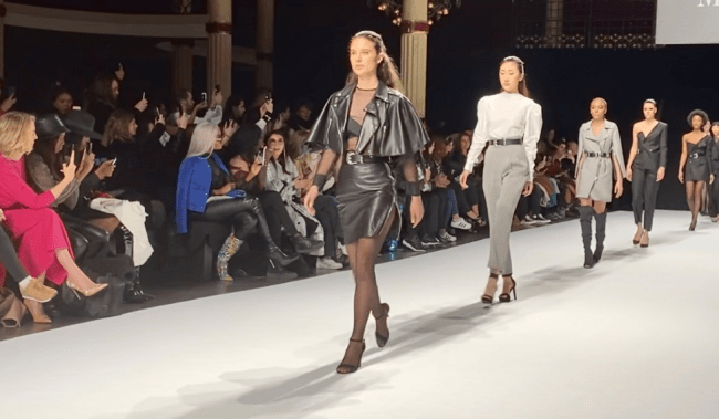 太りすぎたワニを「ダイエットさせます」…人気のえさやり体験、週５回から１回に制限