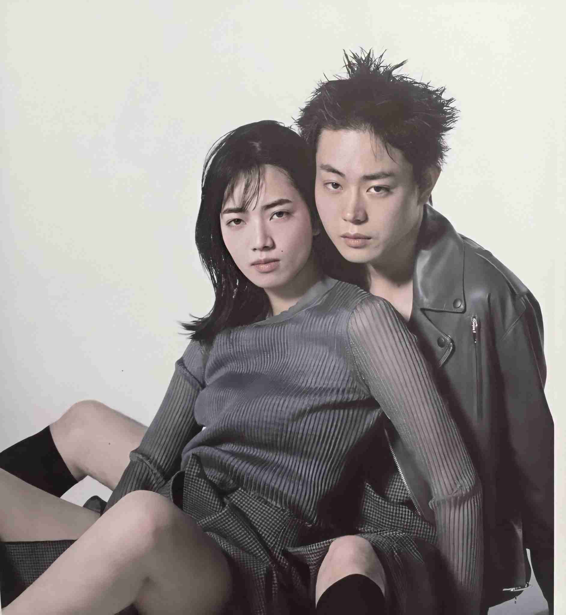 菅田将暉&小松菜奈夫妻の2ショットに反響「ビジュ強すぎ」“投稿時間”にも注目集まる