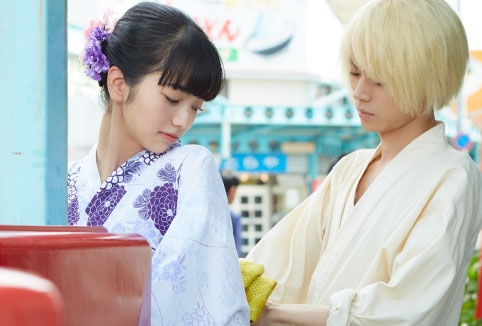 菅田将暉&小松菜奈夫妻の2ショットに反響「ビジュ強すぎ」“投稿時間”にも注目集まる