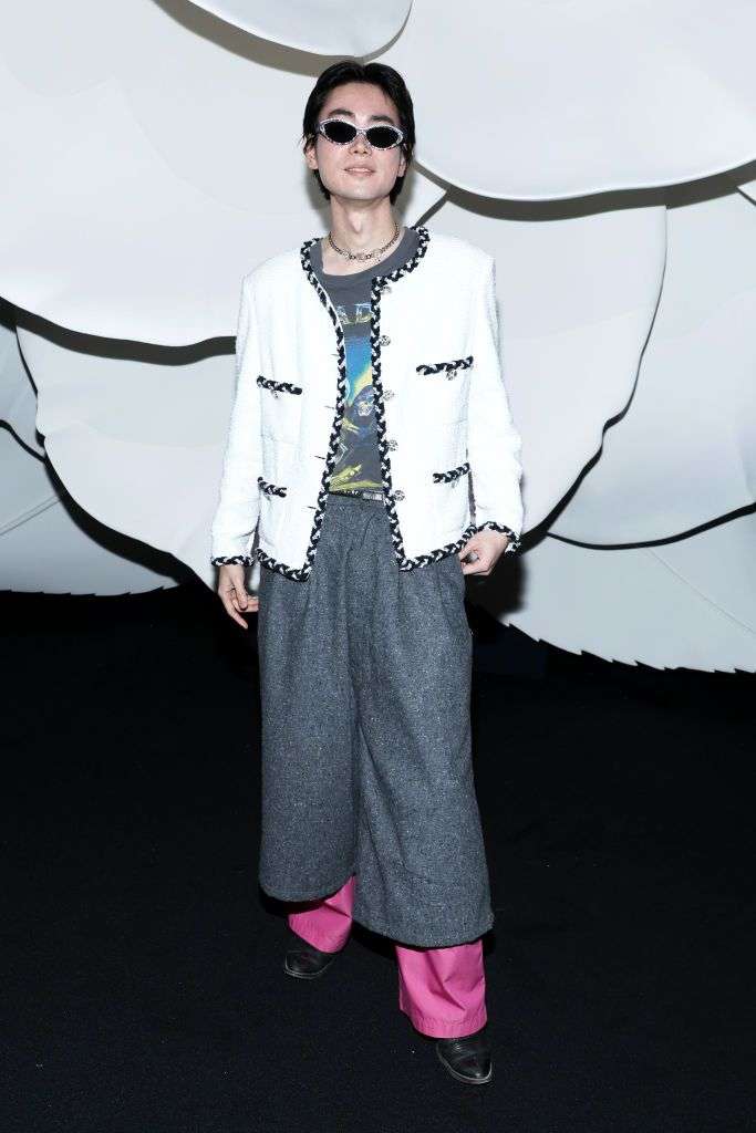 菅田将暉&小松菜奈夫妻の2ショットに反響「ビジュ強すぎ」“投稿時間”にも注目集まる