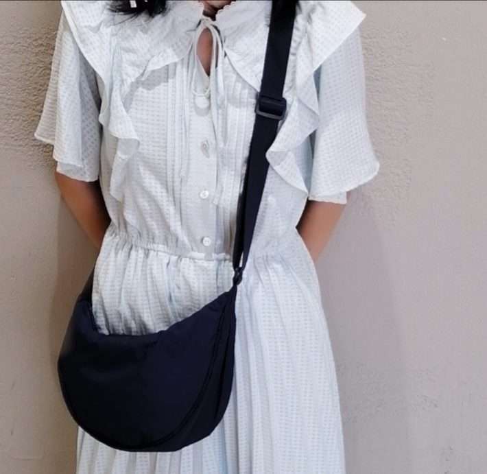 みんな持ってる、ユニクロの餃子型バッグ。即完するほど人気の理由を検証