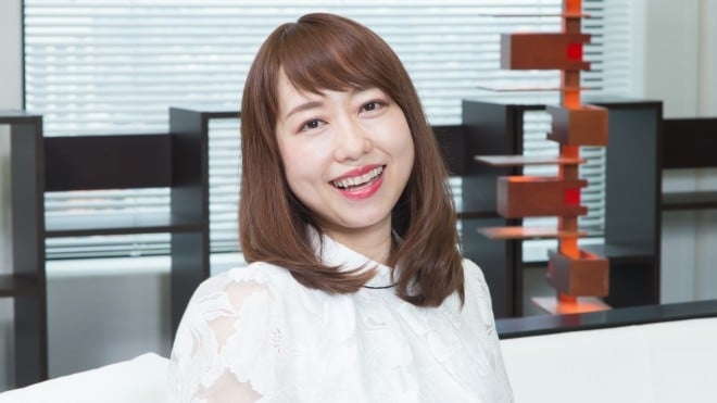 “貼るアイシャドウ