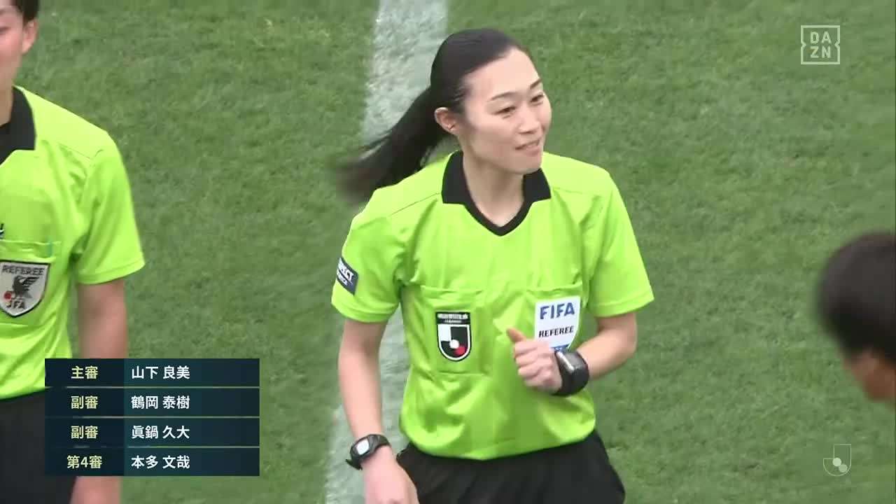 女子審判員の窮状。「野次に弱く、ベンチから言われて辞めてしまう」。無分別なブーイングへの危惧「なかなか人口が増えていかない」