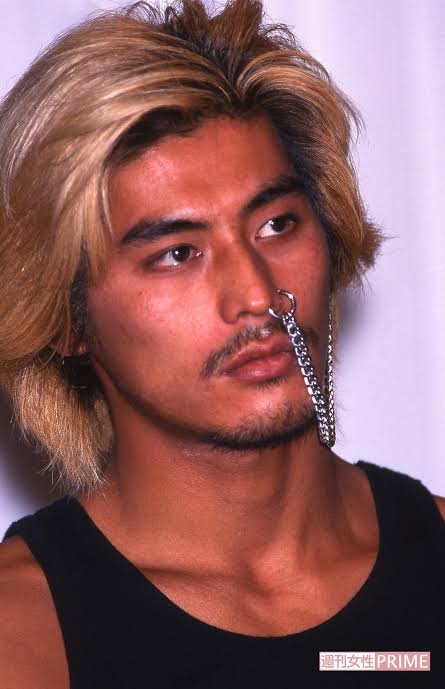 俳優復帰の坂口憲二、秋ファッションをキメた“イケオジショット”にファン大興奮　「イケメンすぎる何事」