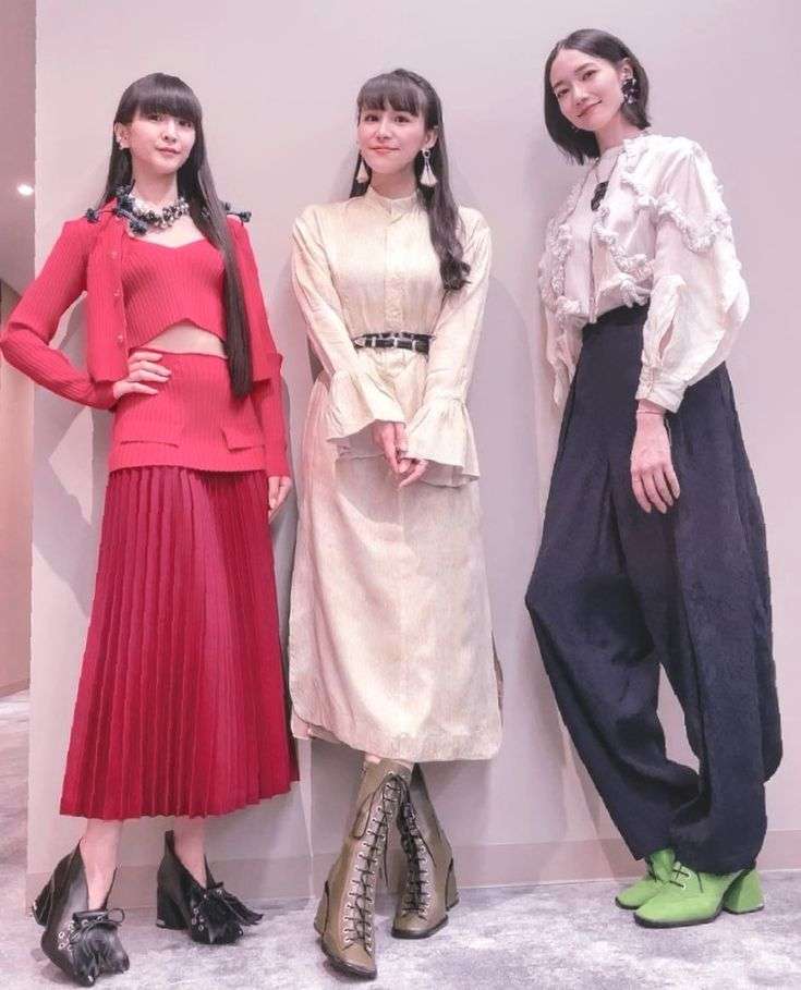 「鬼ダイエット」Perfumeあ~ちゃん横向き姿が衝撃!バッグでウエストが見えない ファン「何事も適度に」