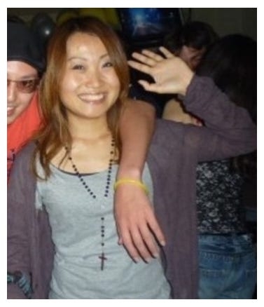 UFOキャッチャー景品取れず“犬系彼女”が号泣…人気カップルYouTuberの動画に賛否、“オチ”にも一部批判