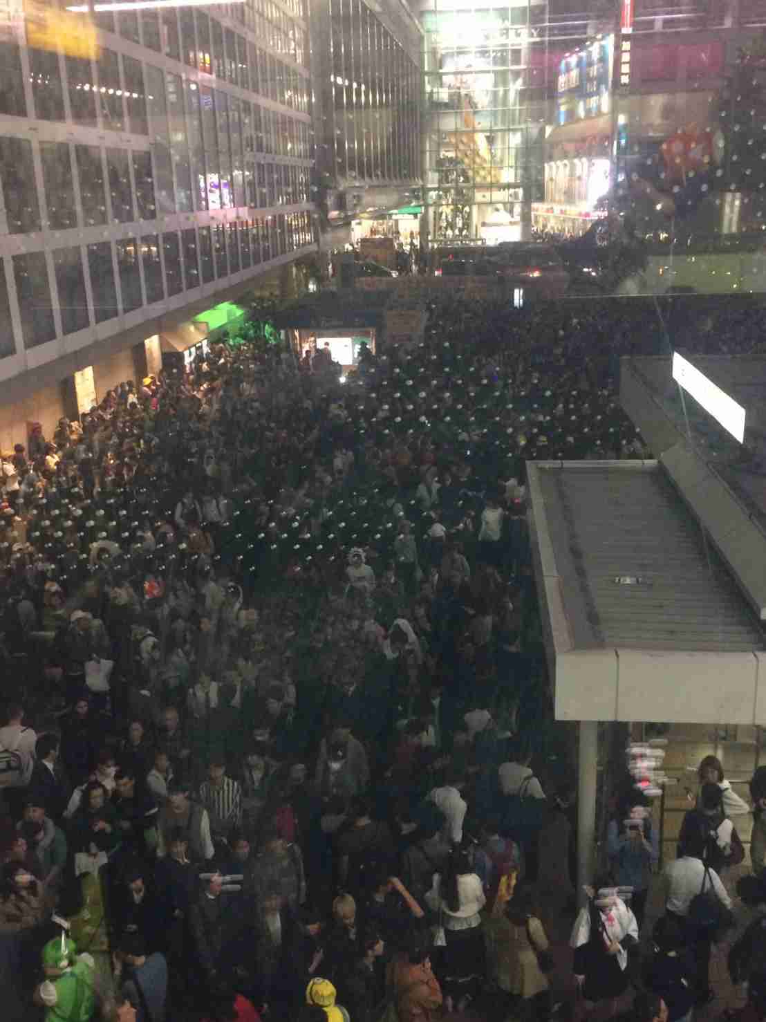「ハロウィーン目的で渋谷に来ないで！」渋谷区が会見で世界に異例の呼びかけ　路上飲酒蔓延し雑踏事故防ぐため