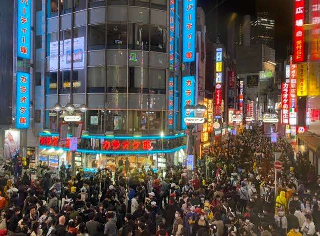 「ハロウィーン目的で渋谷に来ないで！」渋谷区が会見で世界に異例の呼びかけ　路上飲酒蔓延し雑踏事故防ぐため