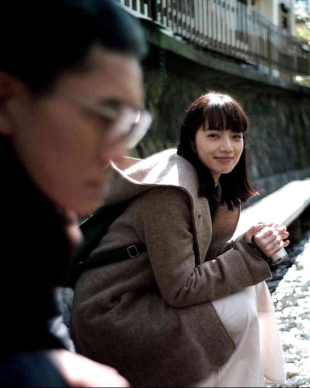 菅田将暉、ピンク色の短髪姿を披露　伝説のはがき職人描いた「笑いのカイブツ」で“ピンク”演じる