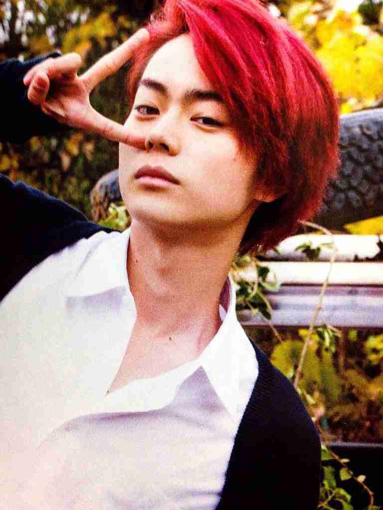 菅田将暉、ピンク色の短髪姿を披露　伝説のはがき職人描いた「笑いのカイブツ」で“ピンク”演じる