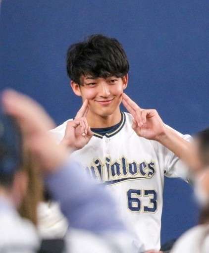 日本シリーズ「吹田の主婦」がトレンド入り…オリックス山崎颯一郎登場で世の女性ザワつく「イケメンだから好き」