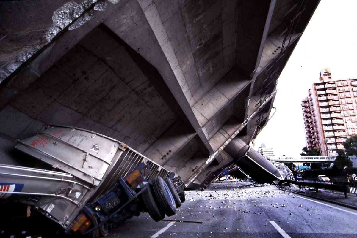 高速道路 耐震補強が必要な橋りょう 9割で工事未完了