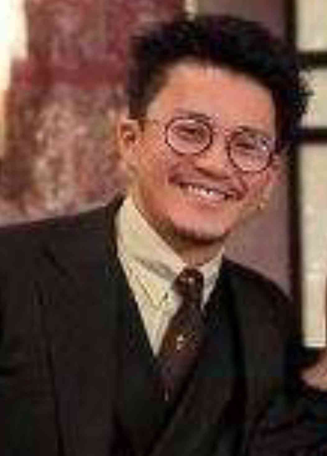 小栗旬ファミリーの5ショットに反響殺到 兄・了が両親の結婚記念日祝し公開