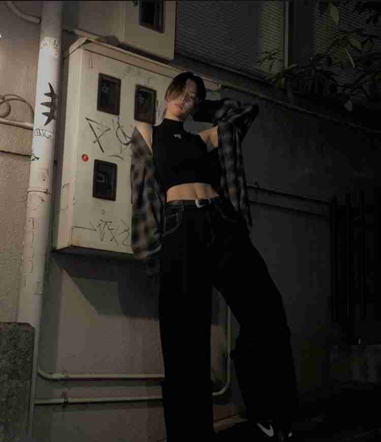 菜々緒が三吉彩花がばっくり背中全開　玉城ティナが美デコルテ　レッドカーペットで美の競演！東京国際映画祭開幕