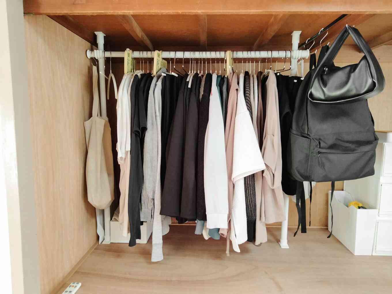 服は15着でやりくり、バスタオルは持たない。団地暮らしミニマリストの「捨てる基準」