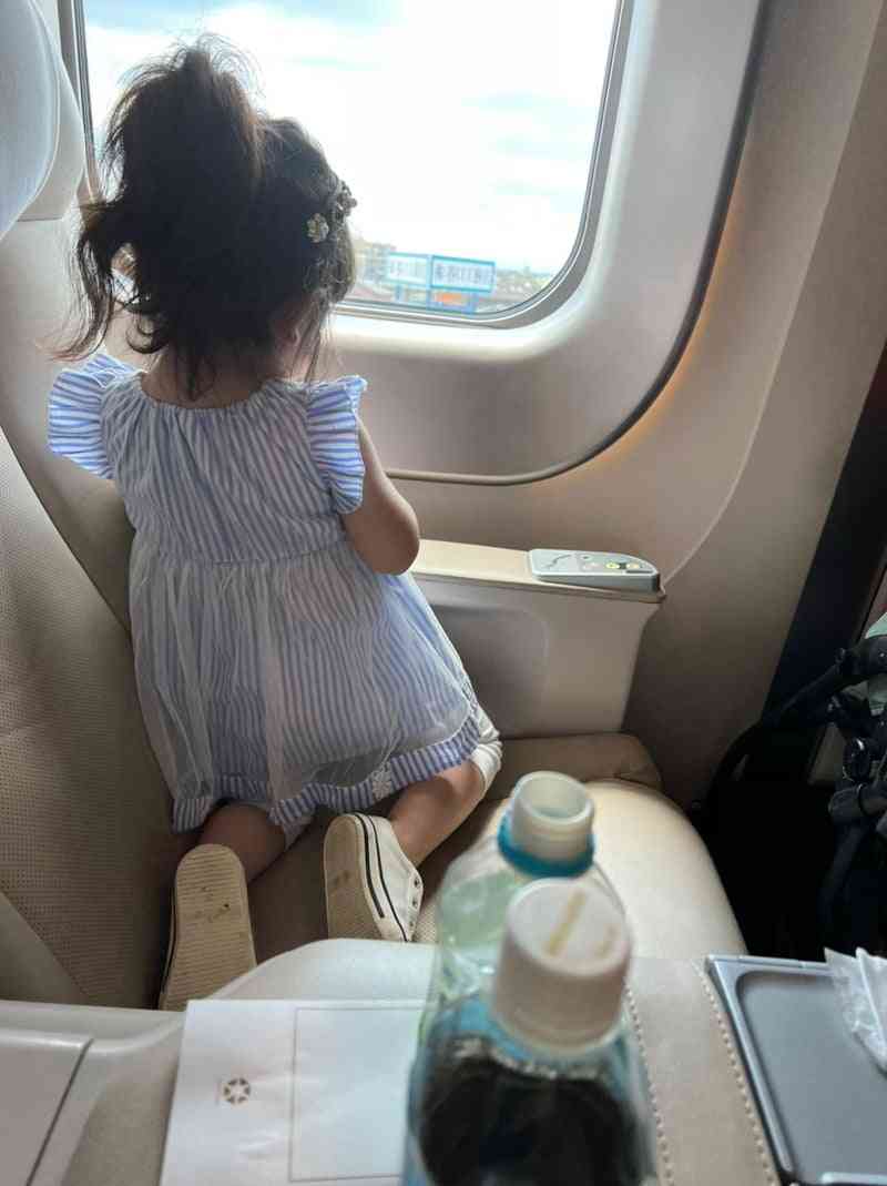 華原朋美「可愛すぎ」4歳息子の運動会参加を報告「とってもよく頑張りました」 親子ショットも公開