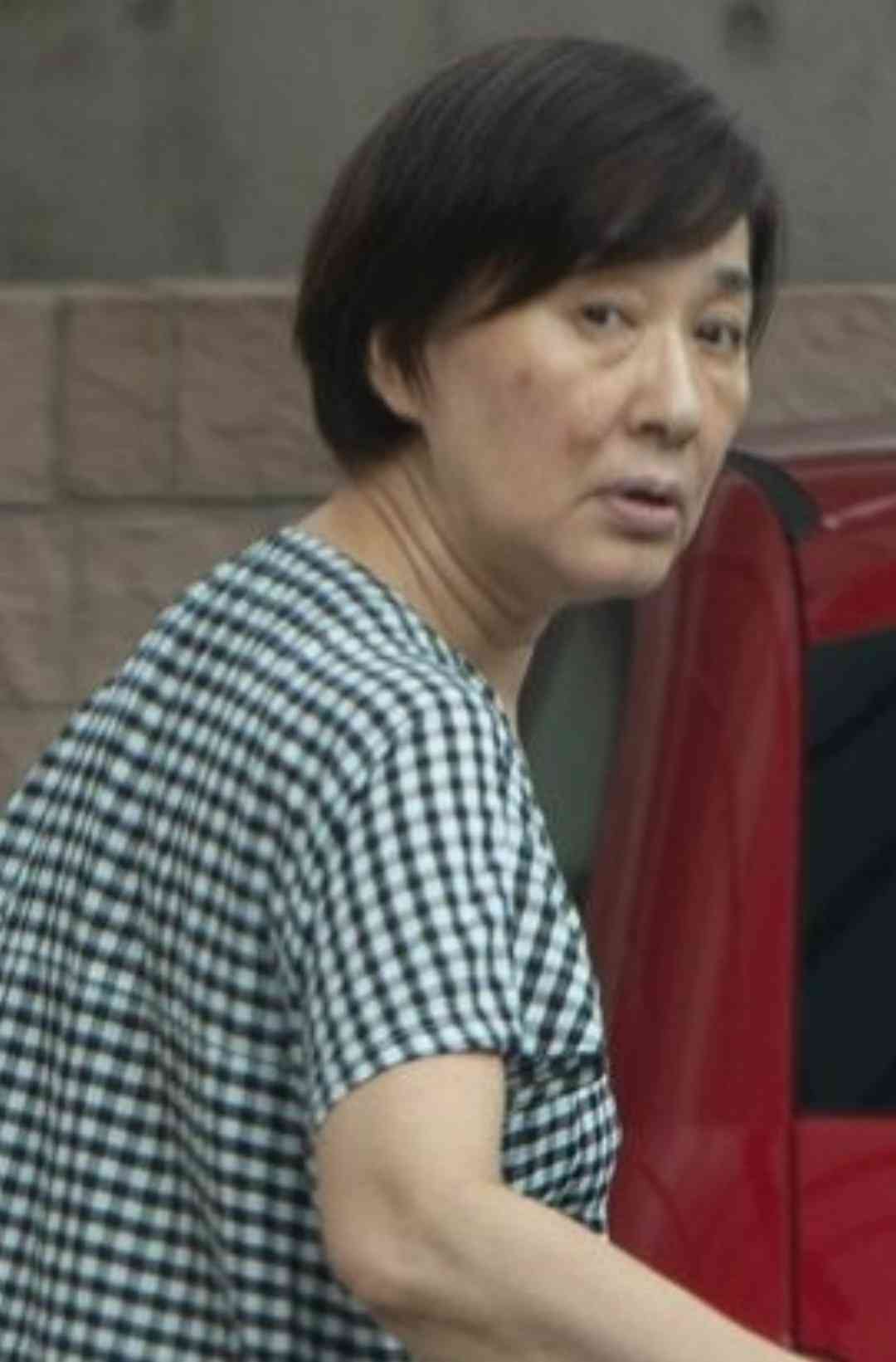 「料理が一人暮らし男性並み」カリスマ主婦・松居一代がブログで紹介する“ダイナミックすぎる料理”にネット上でツッコミが殺到　“カリスマ主婦”から失墜危機