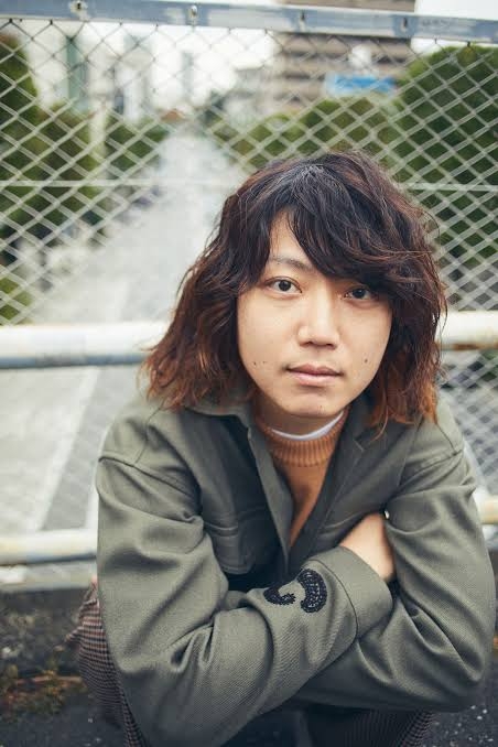 バンドのボーカル以外のメンバーの画像を貼ってバンド名が分かったらプラスを押すトピ