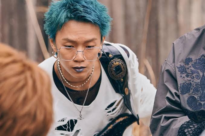バンドのボーカル以外のメンバーの画像を貼ってバンド名が分かったらプラスを押すトピ