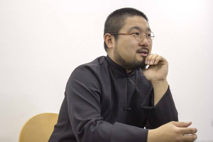 バンドのボーカル以外のメンバーの画像を貼ってバンド名が分かったらプラスを押すトピ