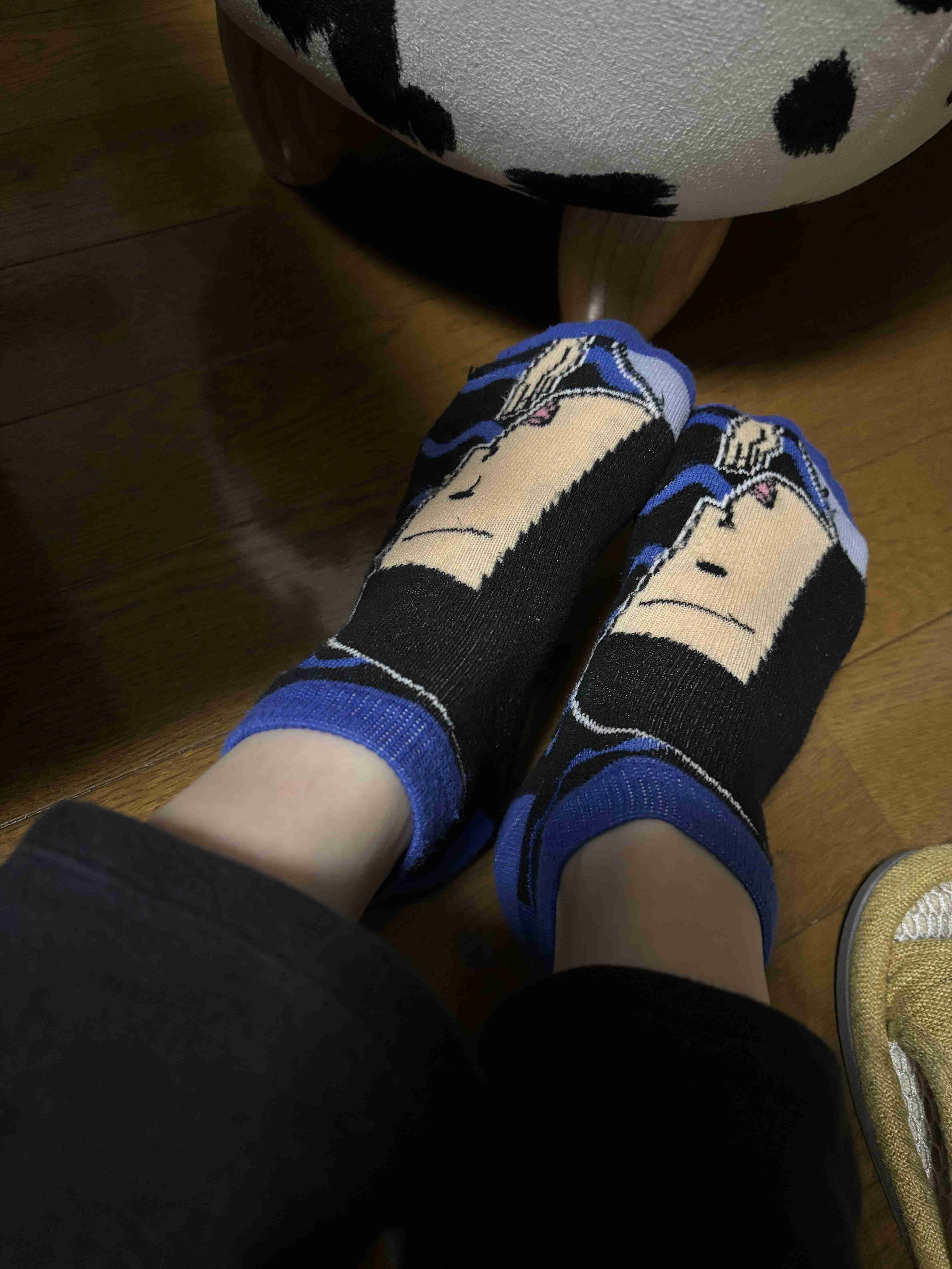 履いてる靴下、最近買った靴下何でも良いので見せてください。