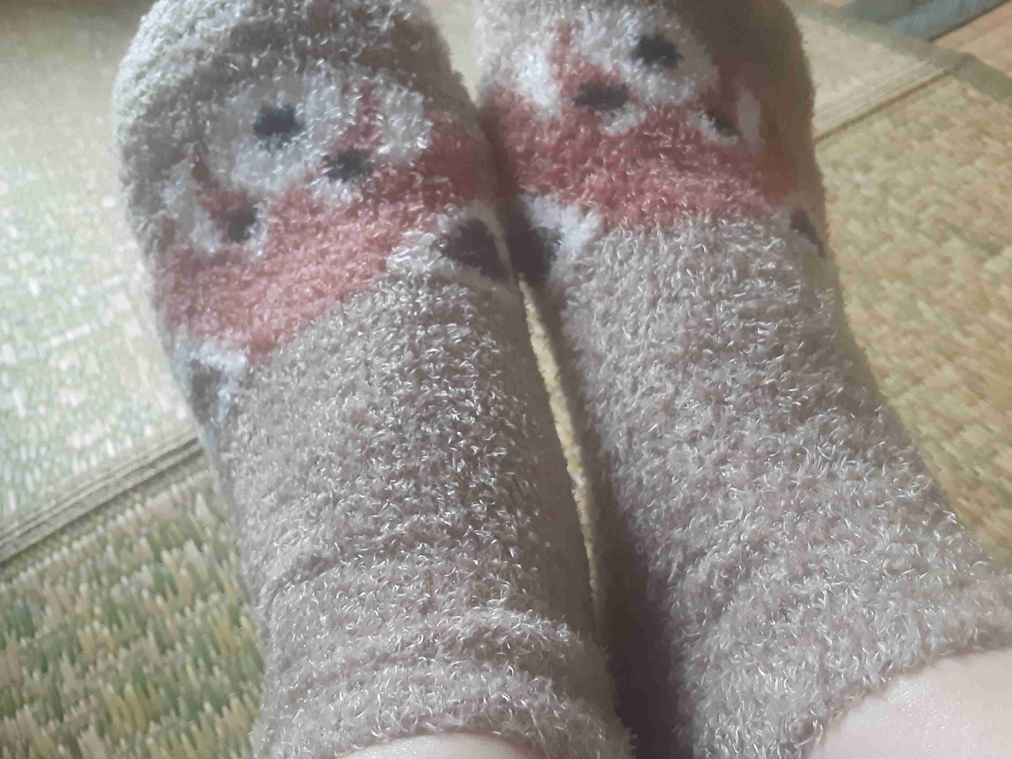 履いてる靴下、最近買った靴下何でも良いので見せてください。