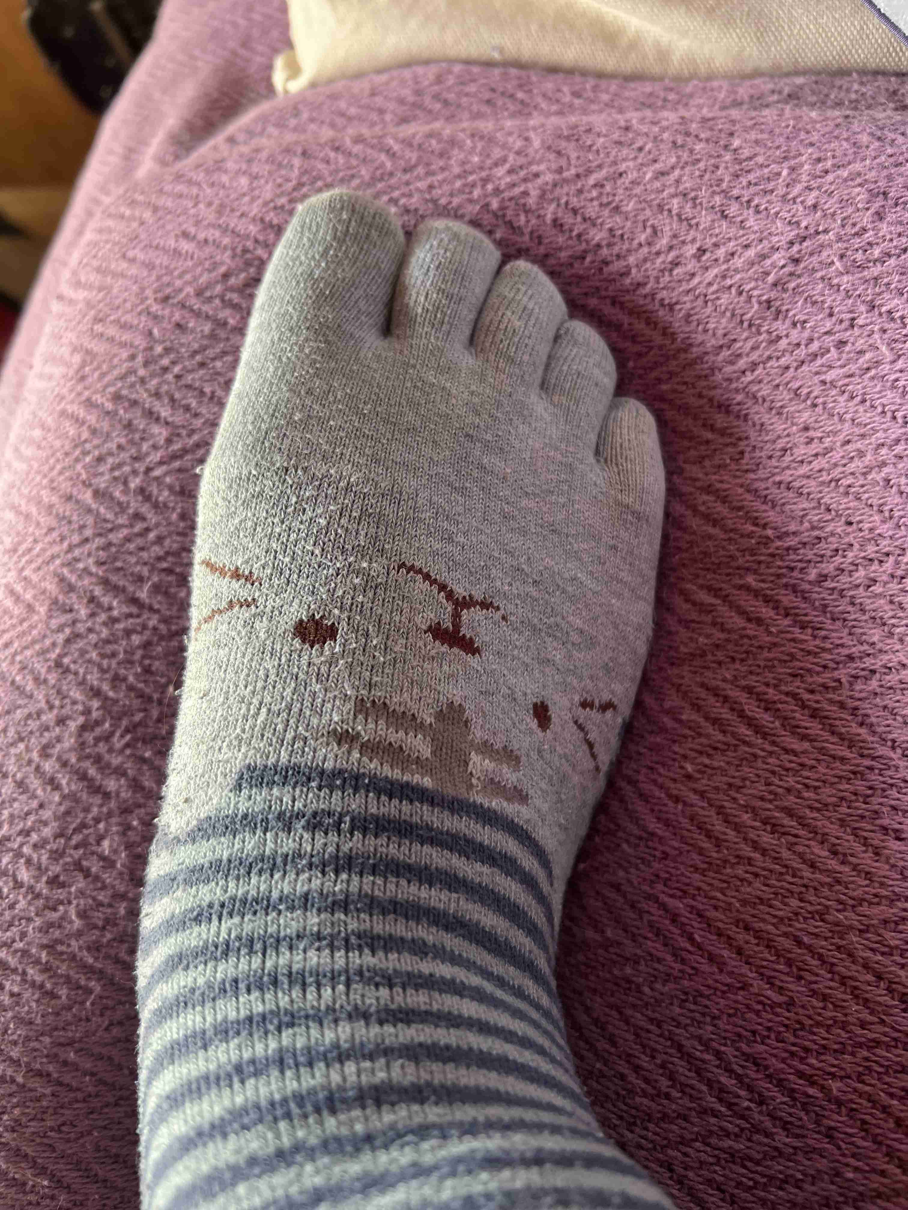 履いてる靴下、最近買った靴下何でも良いので見せてください。